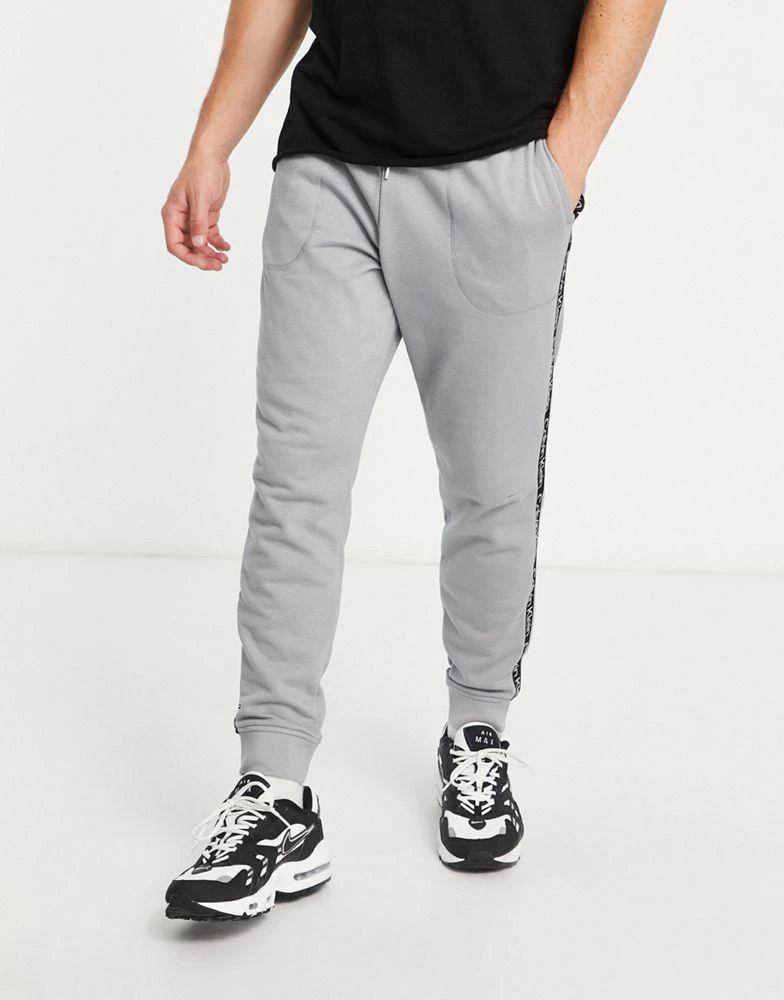 商品Calvin Klein|Calvin Klein Performance taping joggers in grey,价格¥454,第3张图片详细描述