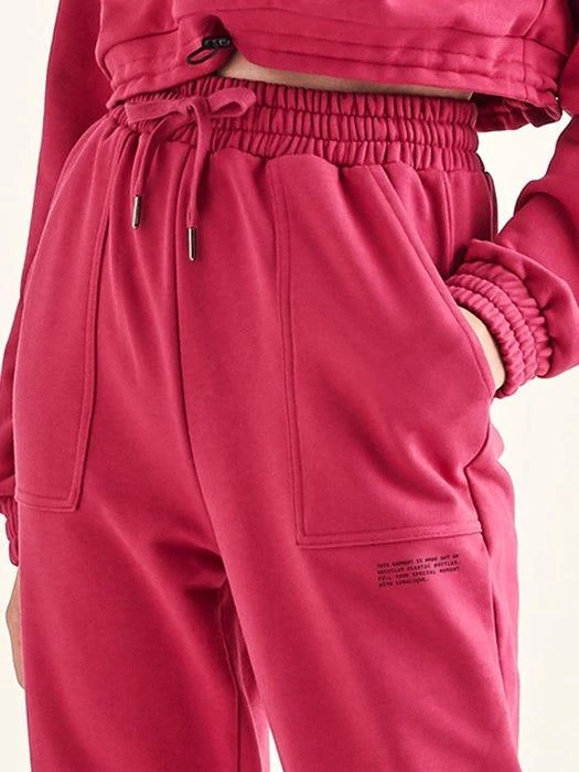 商品CORALIQUE|Good Vibe Jogger Pants (Cranberry),价格¥424,第2张图片详细描述