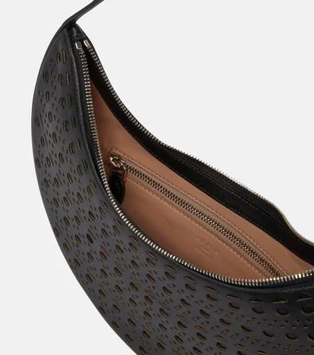 商品Alaïa|Le Demi-Lune Small leather shoulder bag,价格¥12737,第3张图片详细描述