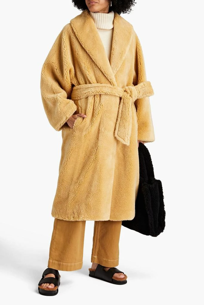 商品STAND STUDIO|Zoey belted faux shearling coat,价格¥1417,第2张图片详细描述