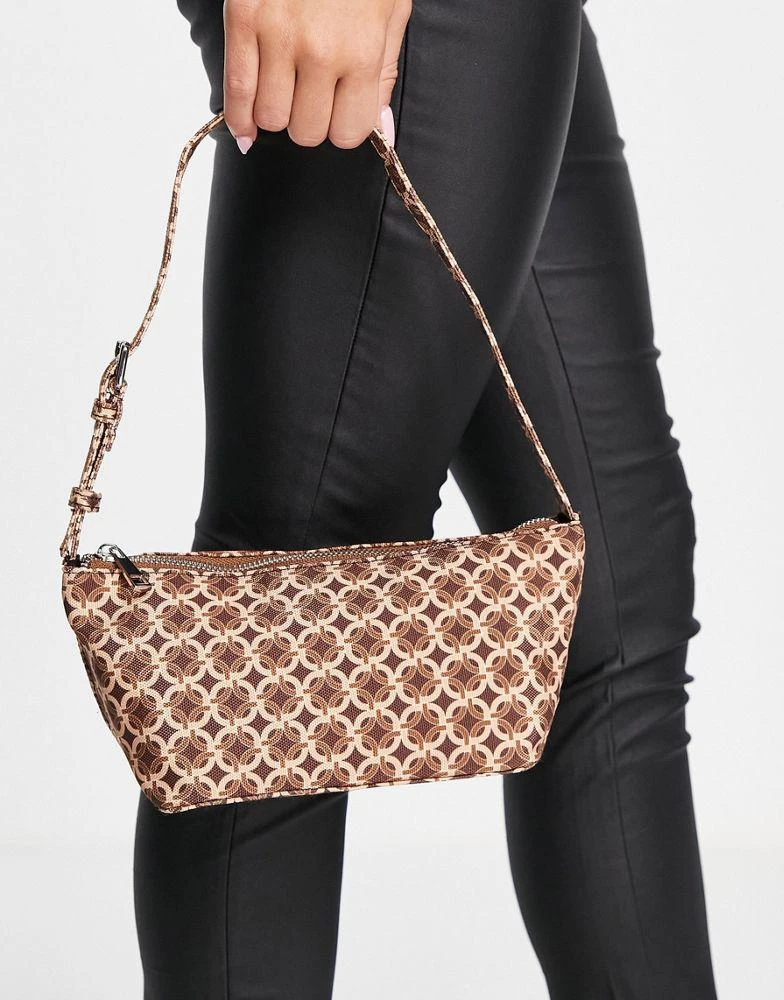 商品ASOS|ASOS DESIGN angled shoulder bag in monogram print,价格¥97,第2张图片详细描述