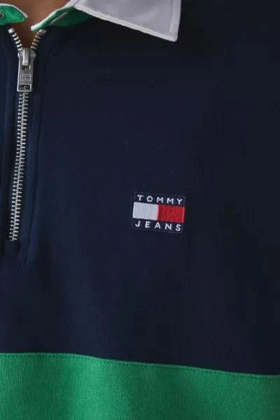 商品Tommy Jeans|Tommy Jeans Relaxed Zip Polo Shirt,价格¥751,第4张图片详细描述