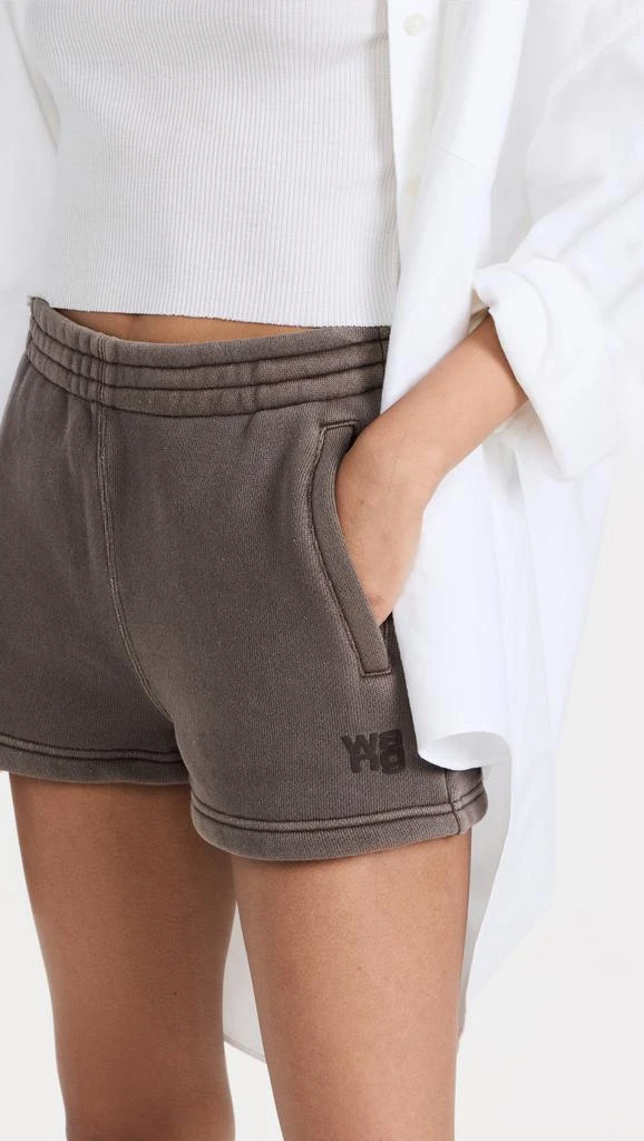 商品Alexander Wang|Alexander Wang 发泡徽标基本款毛圈布运动短裤,价格¥670,第2张图片详细描述