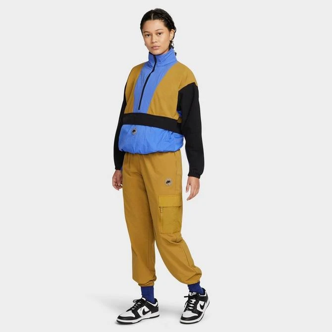 商品NIKE|Women's Nike Woven Cropped Cargo Jogger Pants,价格¥596,第2张图片详细描述