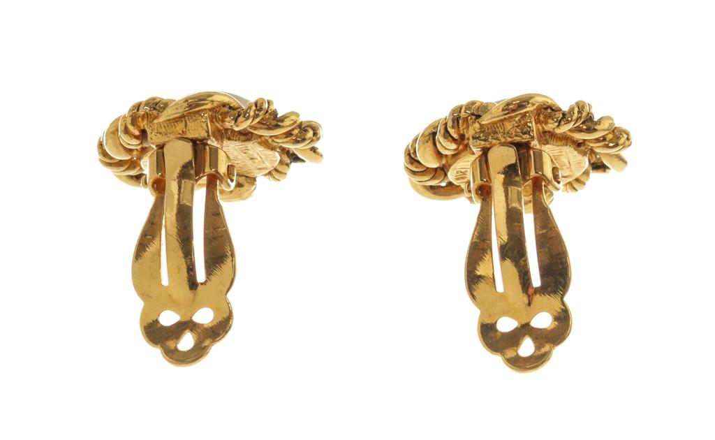 Chanel Gold Round Pearl Chain Earrings商品第2张图片规格展示