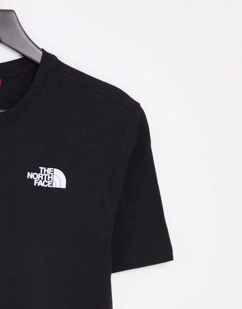 商品The North Face|The North Face Repetitive Mountain t-shirt in black Exclusive at ASOS,价格¥146,第4张图片详细描述