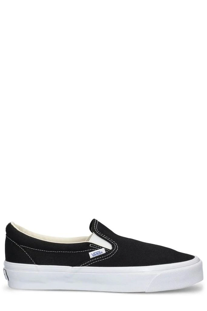 商品Vans|Vans Logo Patch Slip-On Sneakers,价格¥626,第1张图片