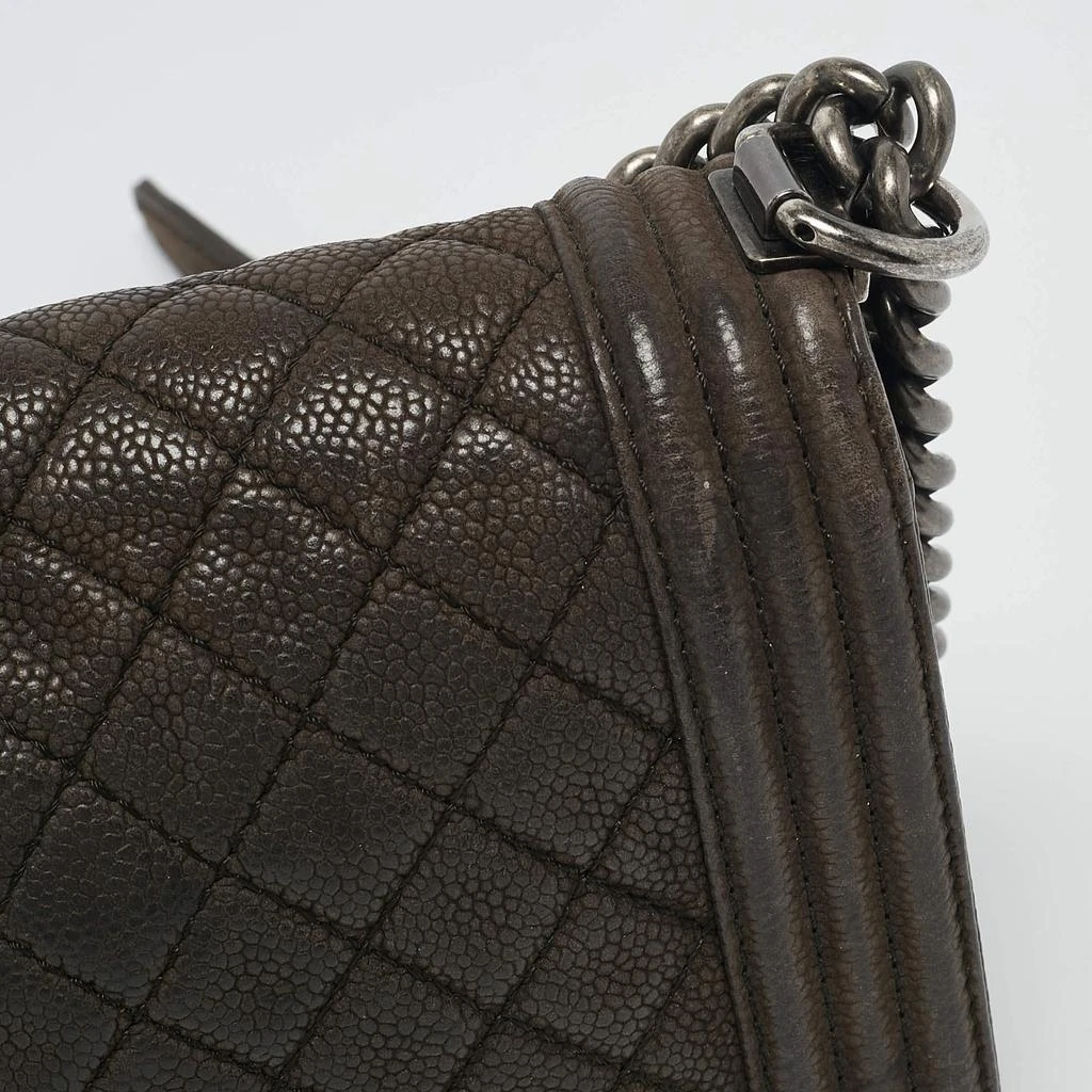 Chanel Dark Brown Caviar Quilted Leather Medium Boy Flap Bag 商品