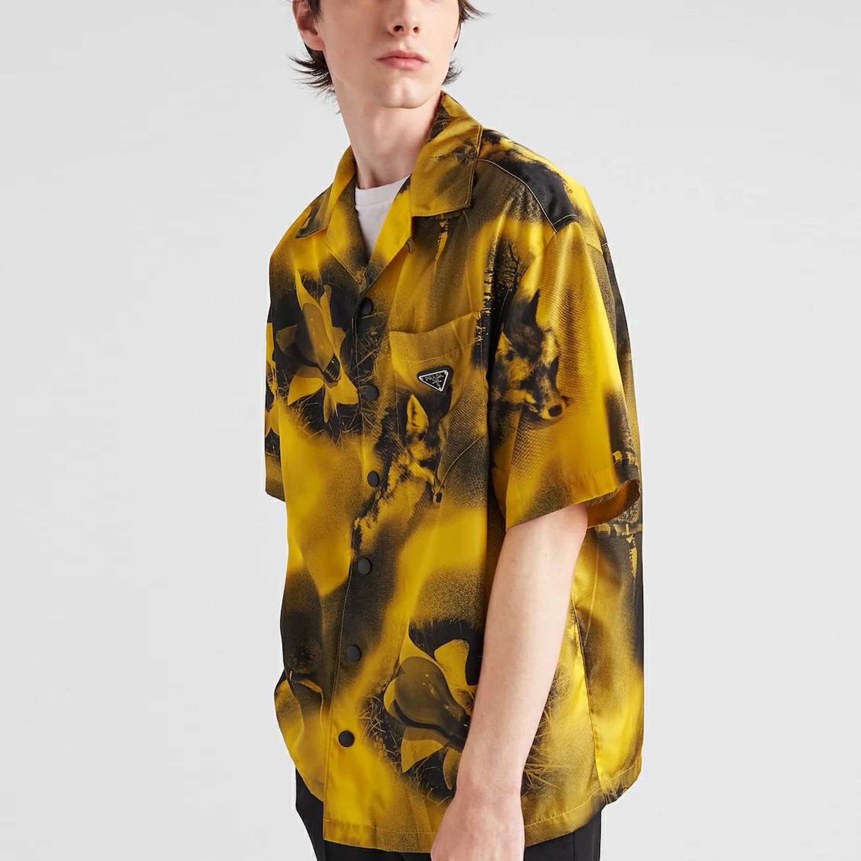 商品[国内直发] Prada|SS23 Logo图案印花五分袖防晒衬衫 男款 黄色,价格¥6648,第5张图片详细描述