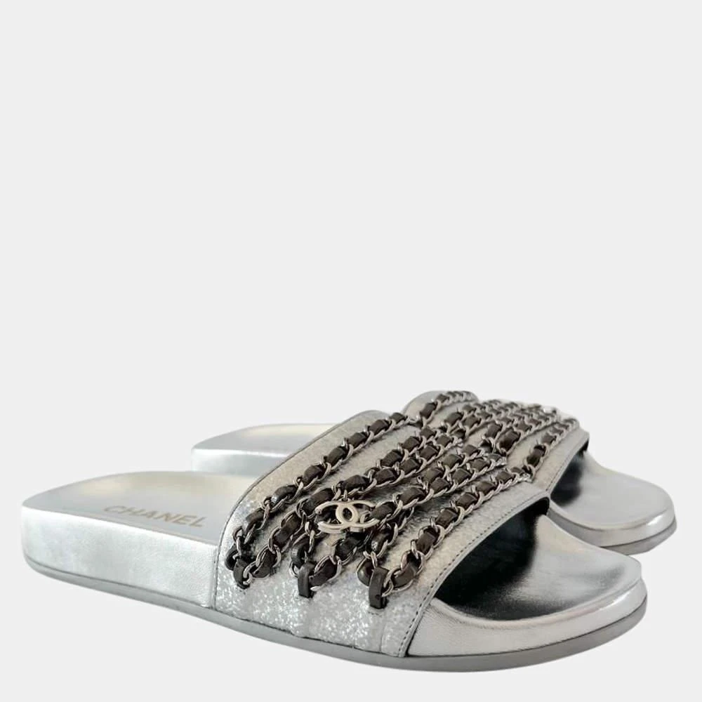 商品[二手商品] Chanel|Chanel Silver Leather Chain Detail Interlocking CC Logo Slides Sandals Size EU 38,价格¥5947,第3张图片详细描述