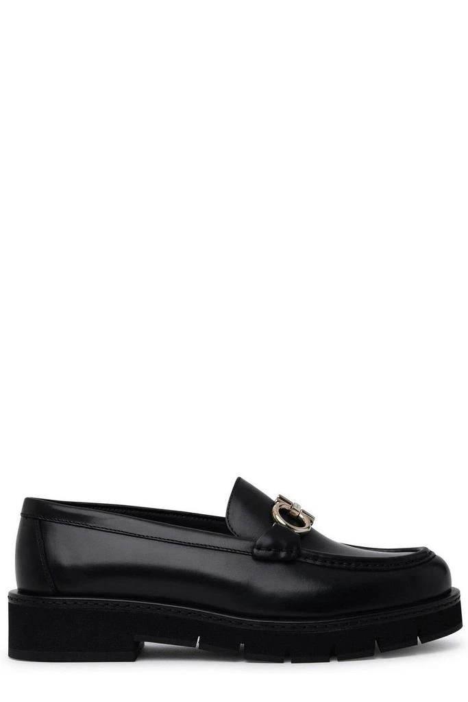 商品Salvatore Ferragamo|Salvatore Ferragamo Gancini Plaque Loafers,价格¥5687,第1张图片