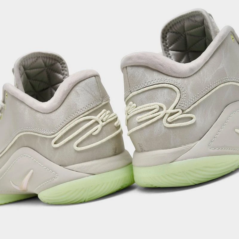 商品NIKE|Men's Nike LeBron 22 Basketball Shoes,价格¥586,第3张图片详细描述