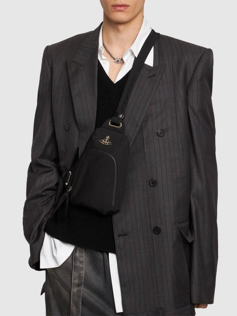 商品Vivienne Westwood|再生尼龙胸挂包,价格¥1891,第2张图片详细描述