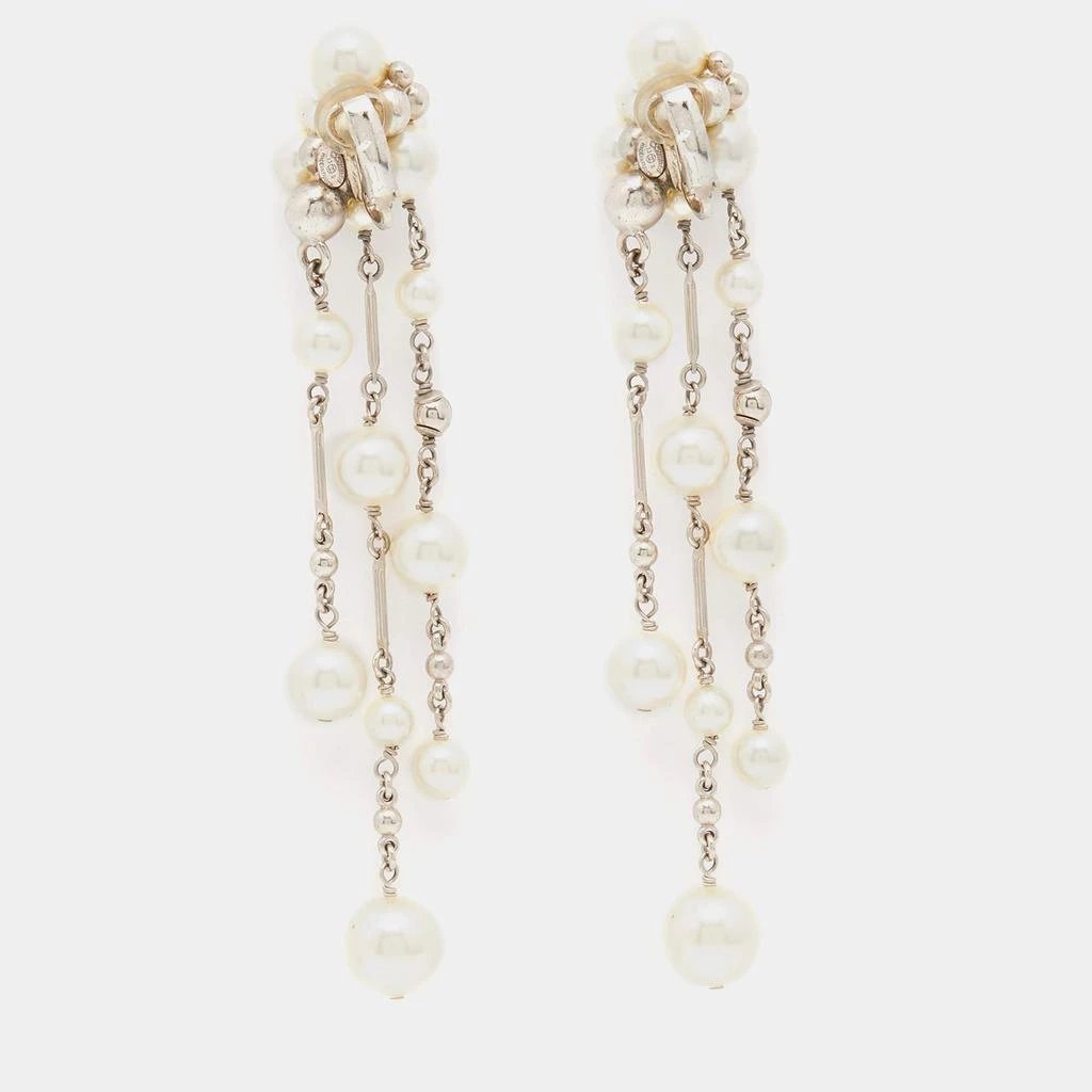 商品[二手商品] Chanel|Chanel Silver Tone Cluster Faux Pearl Dangle Clip On Earrings,价格¥5158,第3张图片详细描述