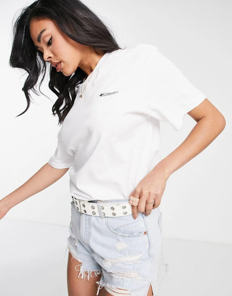 商品Columbia|Columbia Path Lake back print t-shirt in white Exclusive at ASOS,价格¥196,第3张图片详细描述