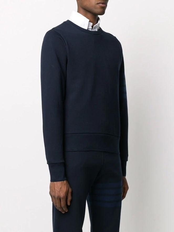 THOM BROWNE MEN RELAXED FIT CREW NECK SWEATSHIRT W/ TONAL 4 BAR SLEEVE IN LOOPBACK商品第1张图片规格展示