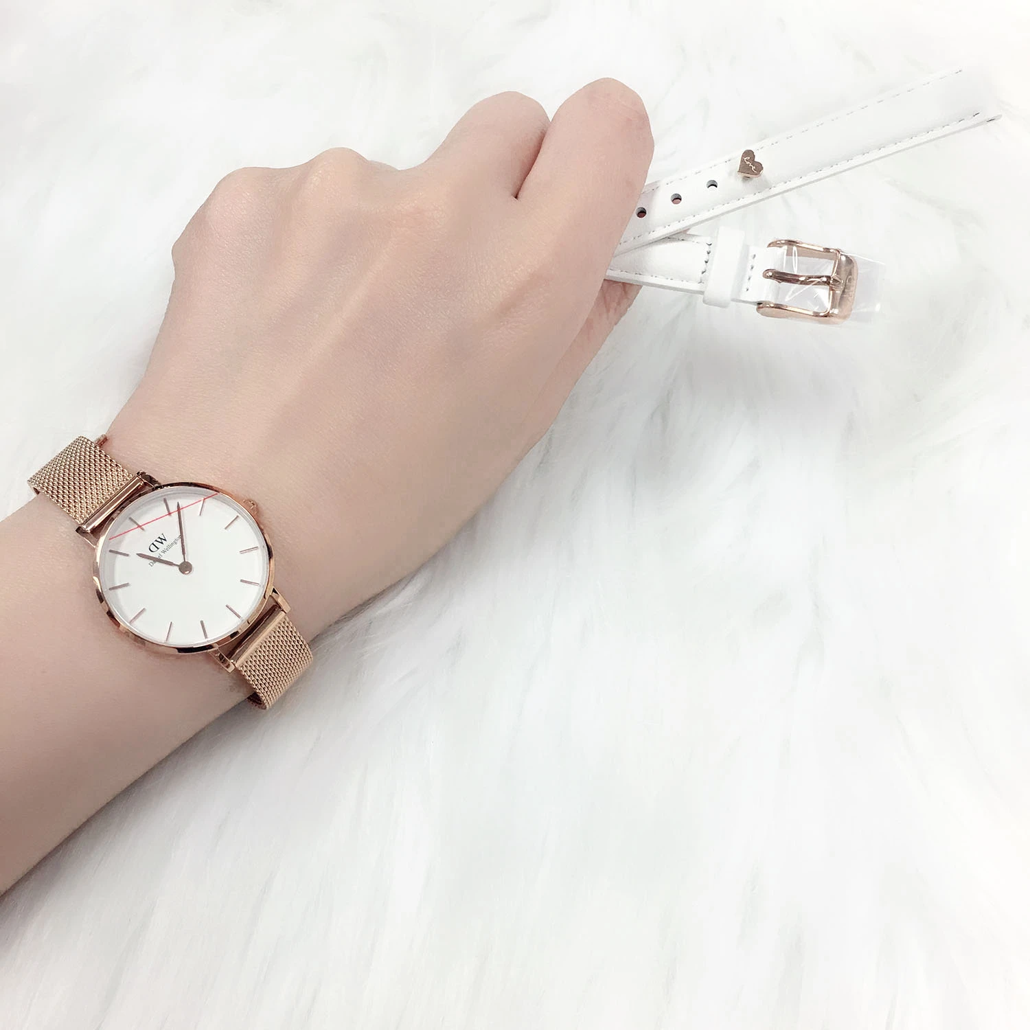 商品Daniel Wellington|包邮 | 女式28mm白色表盘玫瑰金表壳玫瑰金链条表带+白色皮质表带石英表（预计 1 周发货）【Z洛杉矶直发】,价格¥1022,第5张图片详细描述