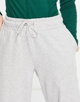 商品Puma|Puma Classics oversized joggers in light grey ,价格¥248,第3张图片详细描述