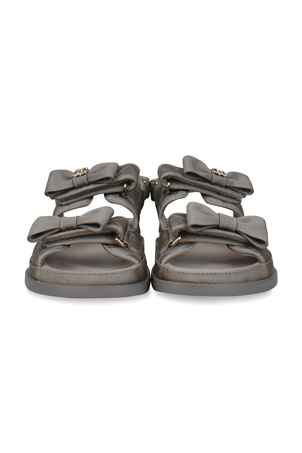 商品Chanel|Sandals Dad Grey , référence : G39820 X05912 0S296,价格¥6999,第1张图片
