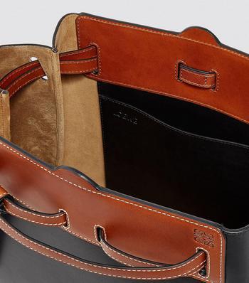 商品Loewe|Leather Lazo Top Handle Bag,价格¥13576,第5张图片详细描述