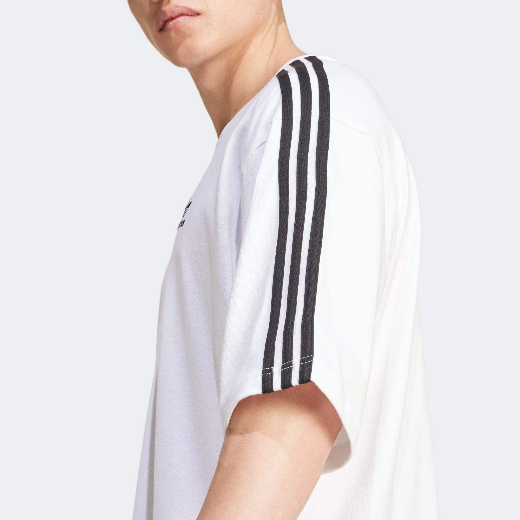 Adidas男士T恤 商品