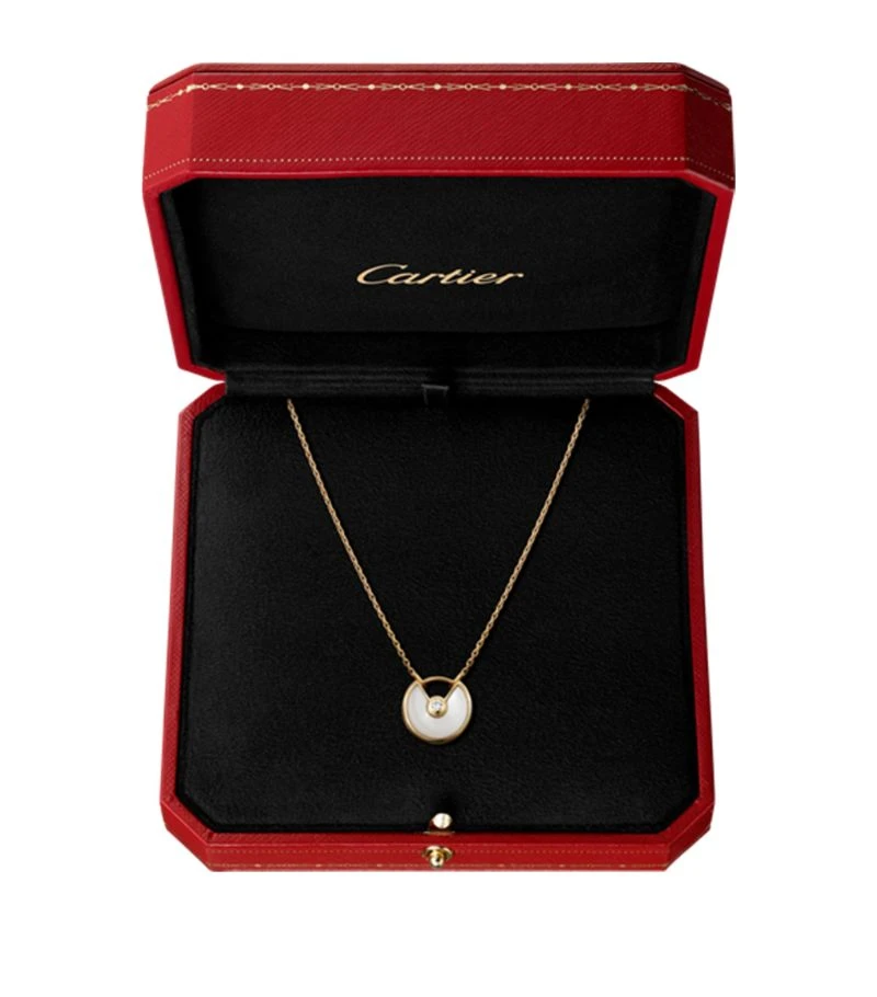 商品Cartier|Extra Small Yellow Gold and Mother-of-Pearl Amulette de Cartier Necklace(B3047100),价格¥14678,第2张图片详细描述