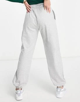 商品Puma|Puma Classics oversized joggers in light grey ,价格¥248,第2张图片详细描述