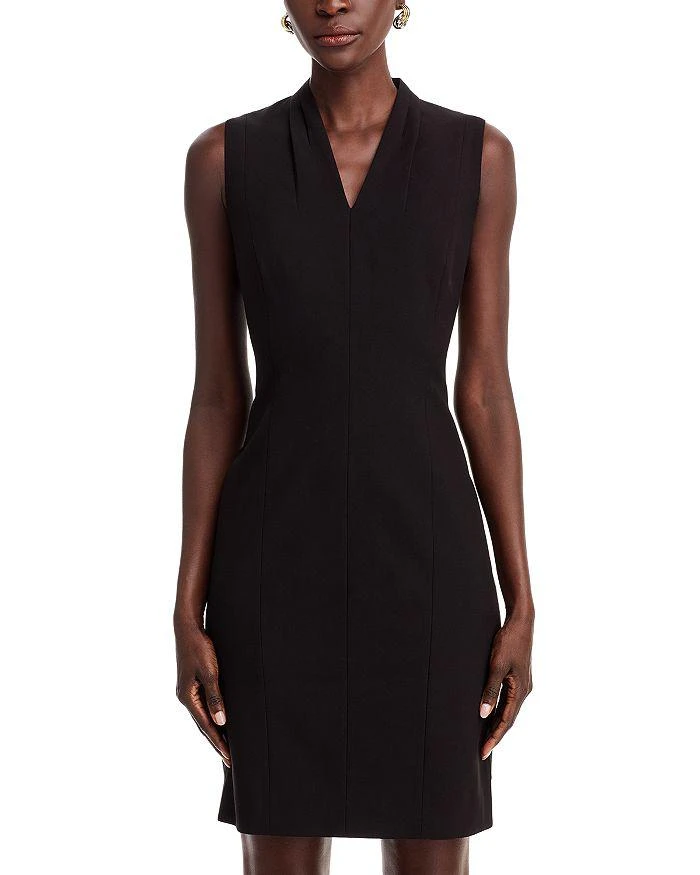 Tonya Pleated Sleeveless V Neck Sheath Dress - Exclusive 商品