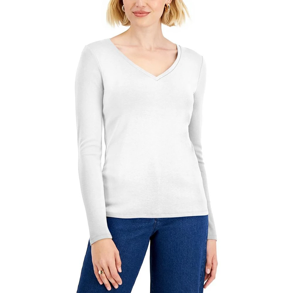 商品Charter Club|Petite V-Neck Top, Created for Macy's,价格¥34,第1张图片