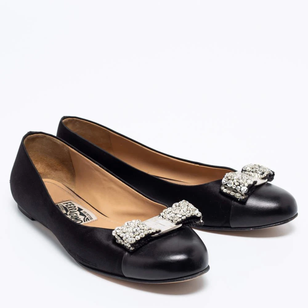 商品[二手商品] Salvatore Ferragamo|Salvatore Ferragamo Black Leather And Satin Crystal Embellished Bow Ballet Flats Size 38,价格¥1106,第4张图片详细描述