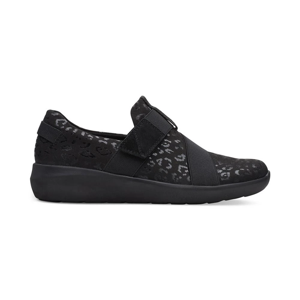 商品Clarks|Women's Kayleigh Charm Slip-On Low-Top Sneakers,价格¥404,第2张图片详细描述