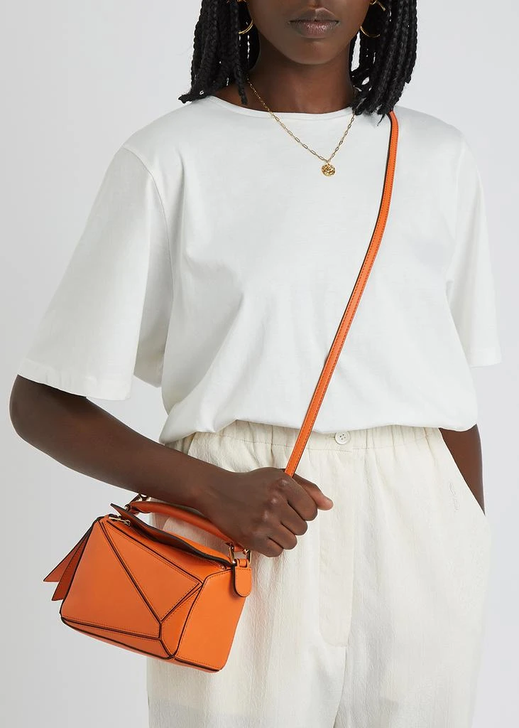 商品Loewe|Puzzle mini orange leather cross-body bag,价格¥11335,第5张图片详细描述