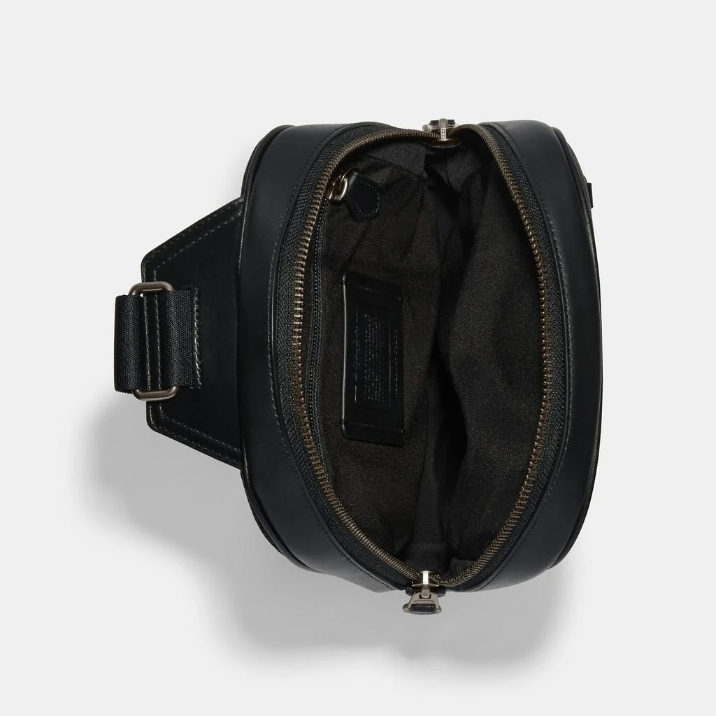 商品Coach|Coach Outlet Graham Pack In Blocked Signature Canvas With Varsity Stripe,价格¥1558,第2张图片详细描述