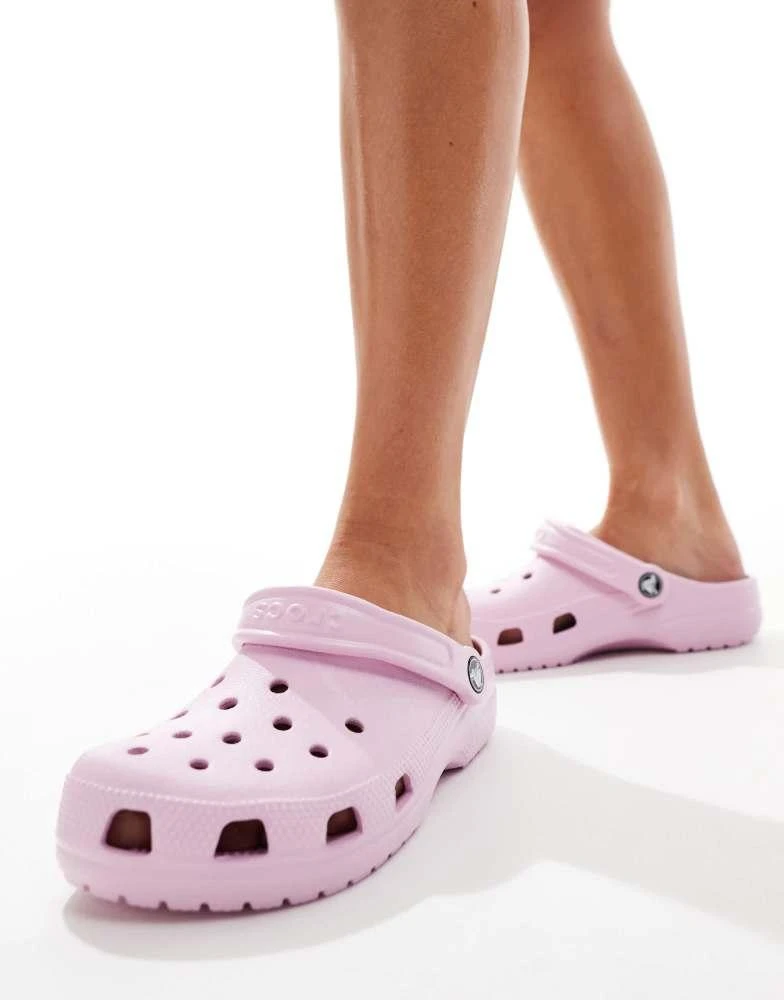 商品Crocs|Crocs classic clogs in ballerina pink,价格¥461,第3张图片详细描述