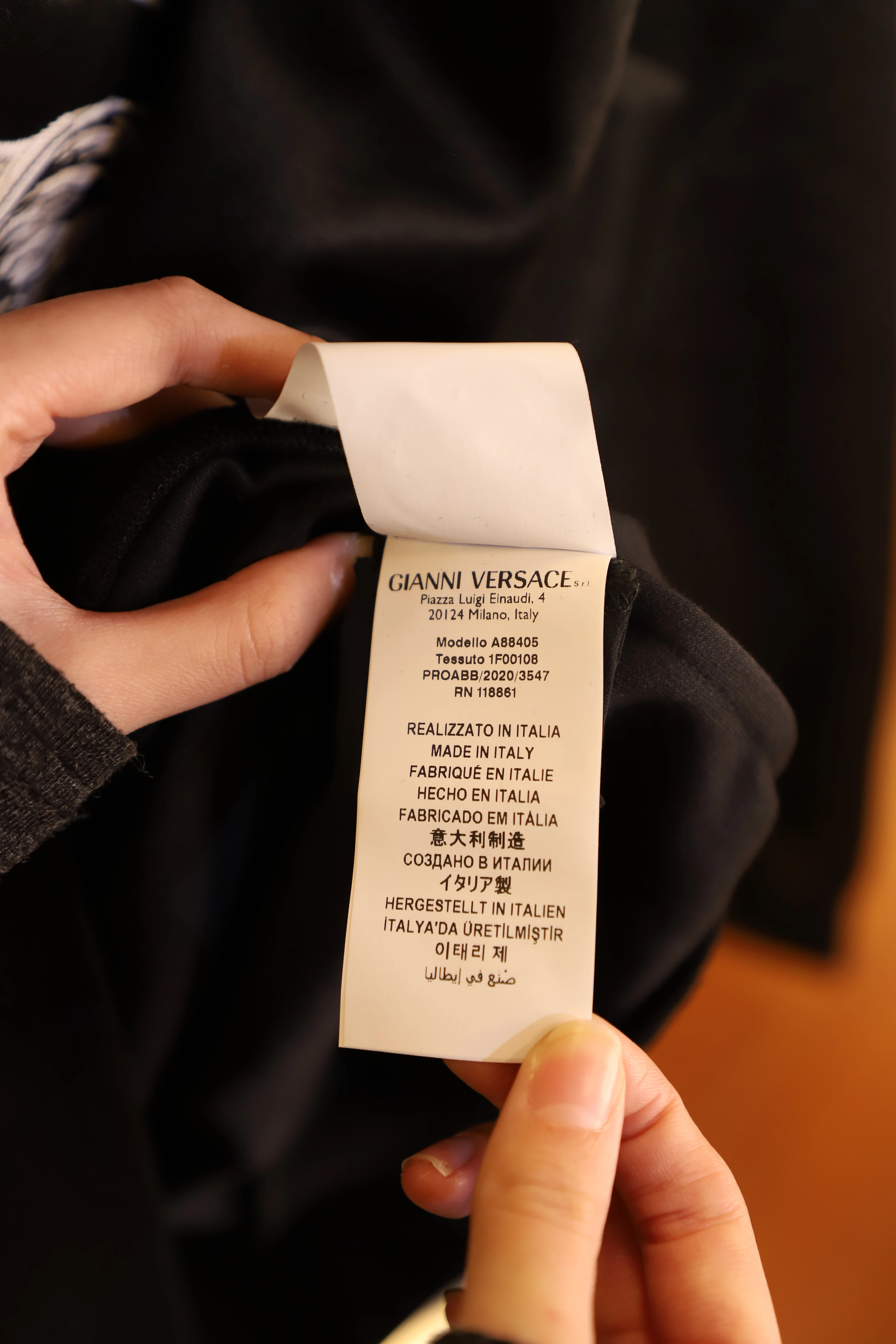 商品[国内直发] Versace|VERSACE 范思哲 女士黑色卫衣/帽衫 A88405-1F00108-1B000,价格¥4657,第1张图片