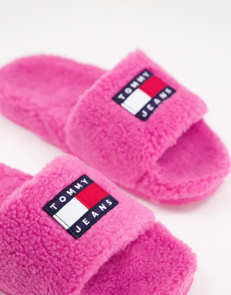 商品Tommy Hilfiger|Tommy Jeans flag logo furry sliders in pink,价格¥400,第1张图片