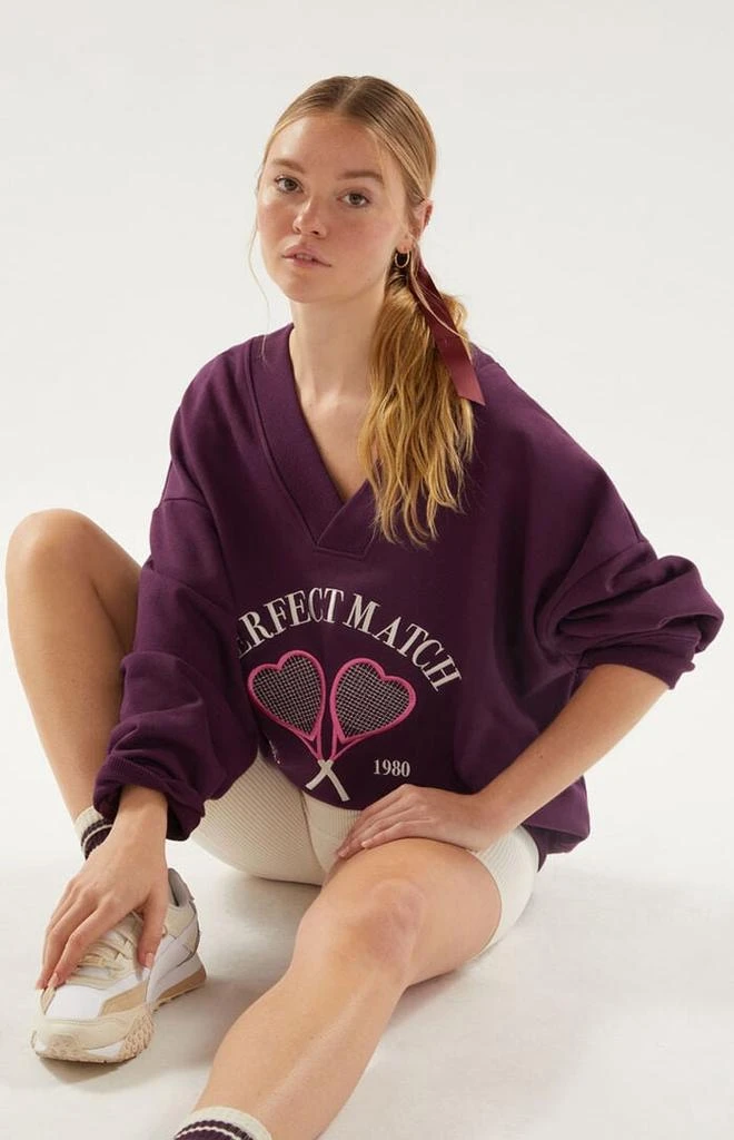 Valentine V-Neck Sweatshirt 商品