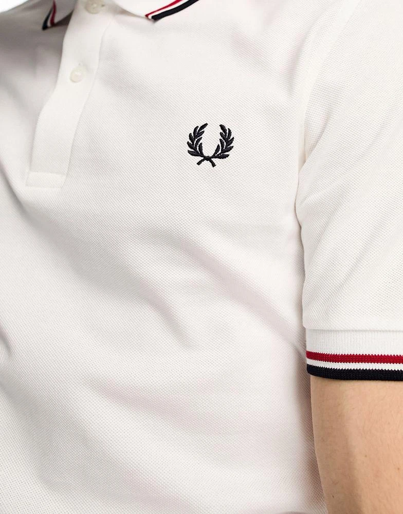 商品Fred Perry|Fred Perry unisex twin tipped logo polo in white/red/navy,价格¥626,第2张图片详细描述