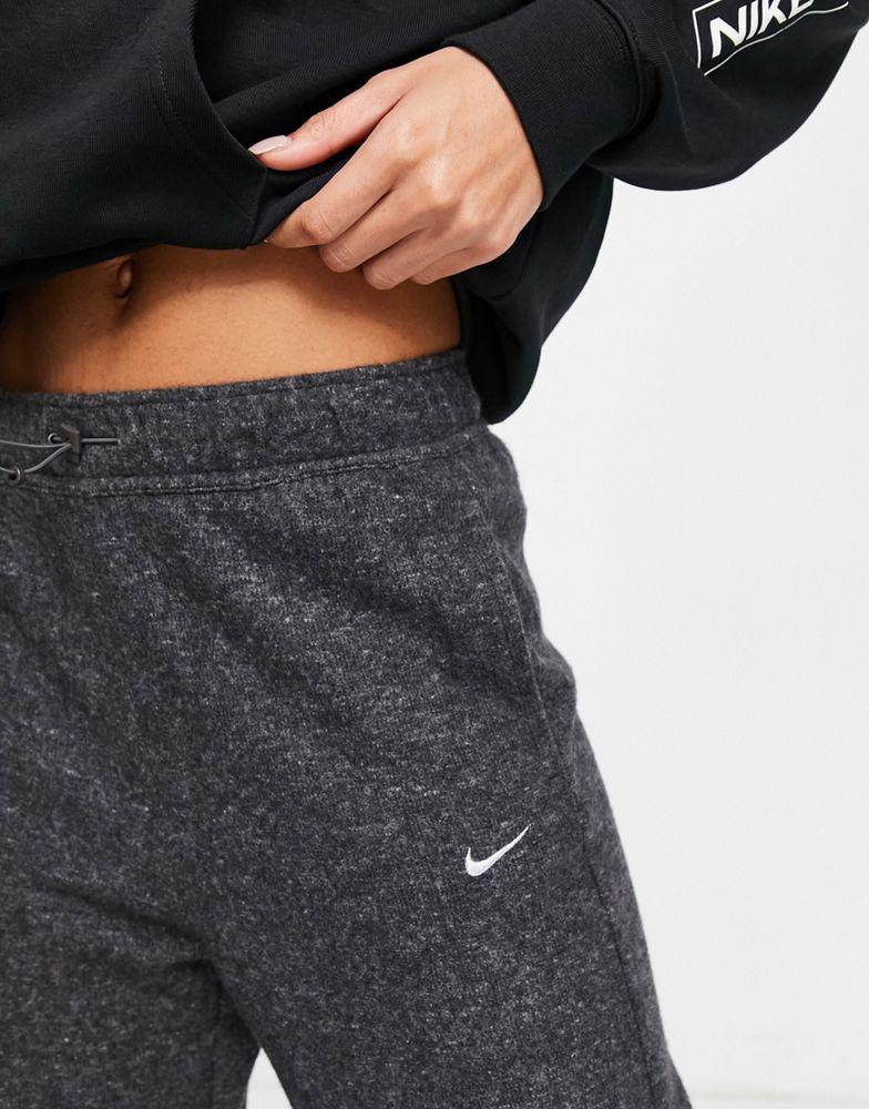 Nike Training Therma-FIT cosy wide joggers in black商品第4张图片规格展示