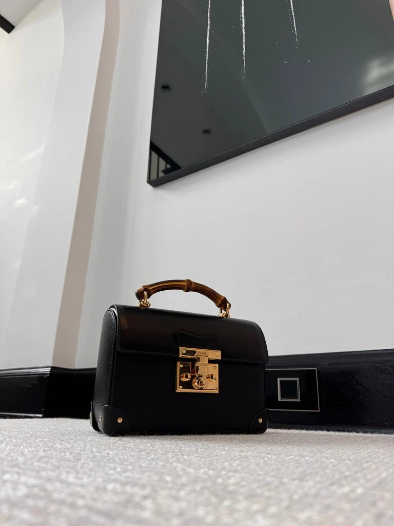 商品Gucci|Padlock Small Bamboo Black Shoulder Bag,价格¥26267,第5张图片详细描述