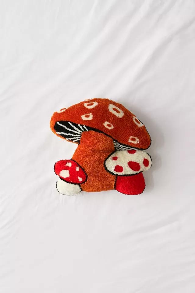 商品Urban Outfitters|Mushroom Tufted Throw Pillow,价格¥368,第6张图片详细描述