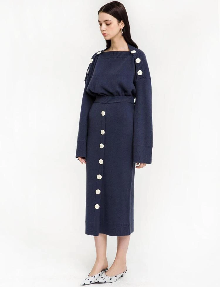 Button Navy Knit Sweater 商品