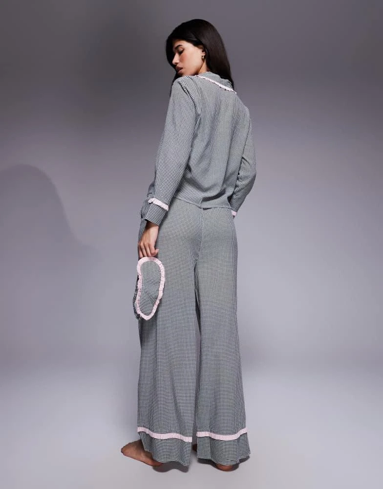 商品River Island|River Island gingham frill collar pyjama set in black,价格¥428,第4张图片详细描述