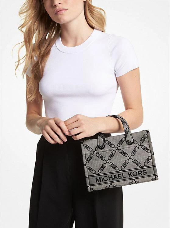 商品Michael Kors|Gigi Small Empire Logo Jacquard Messenger Bag,价格¥1201,第3张图片详细描述