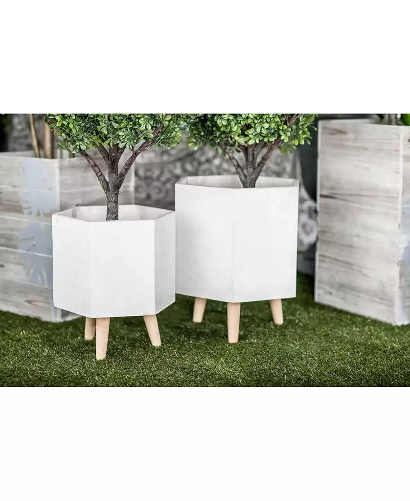 by Cosmopolitan Set of 2 White Polystone Contemporary Planter, 15", 17" 商品