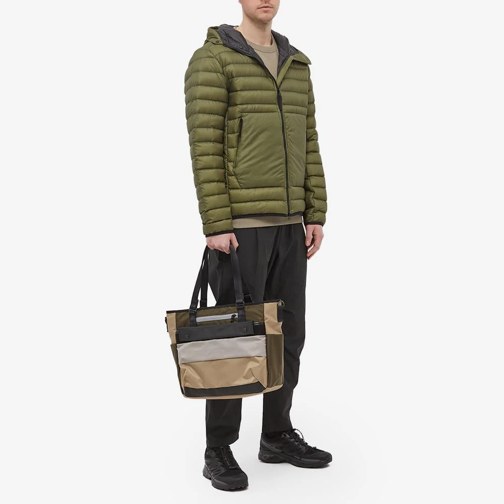 商品Stone Island|Stone Island Hooded Lightweight Down Jacket,价格¥3724,第4张图片详细描述