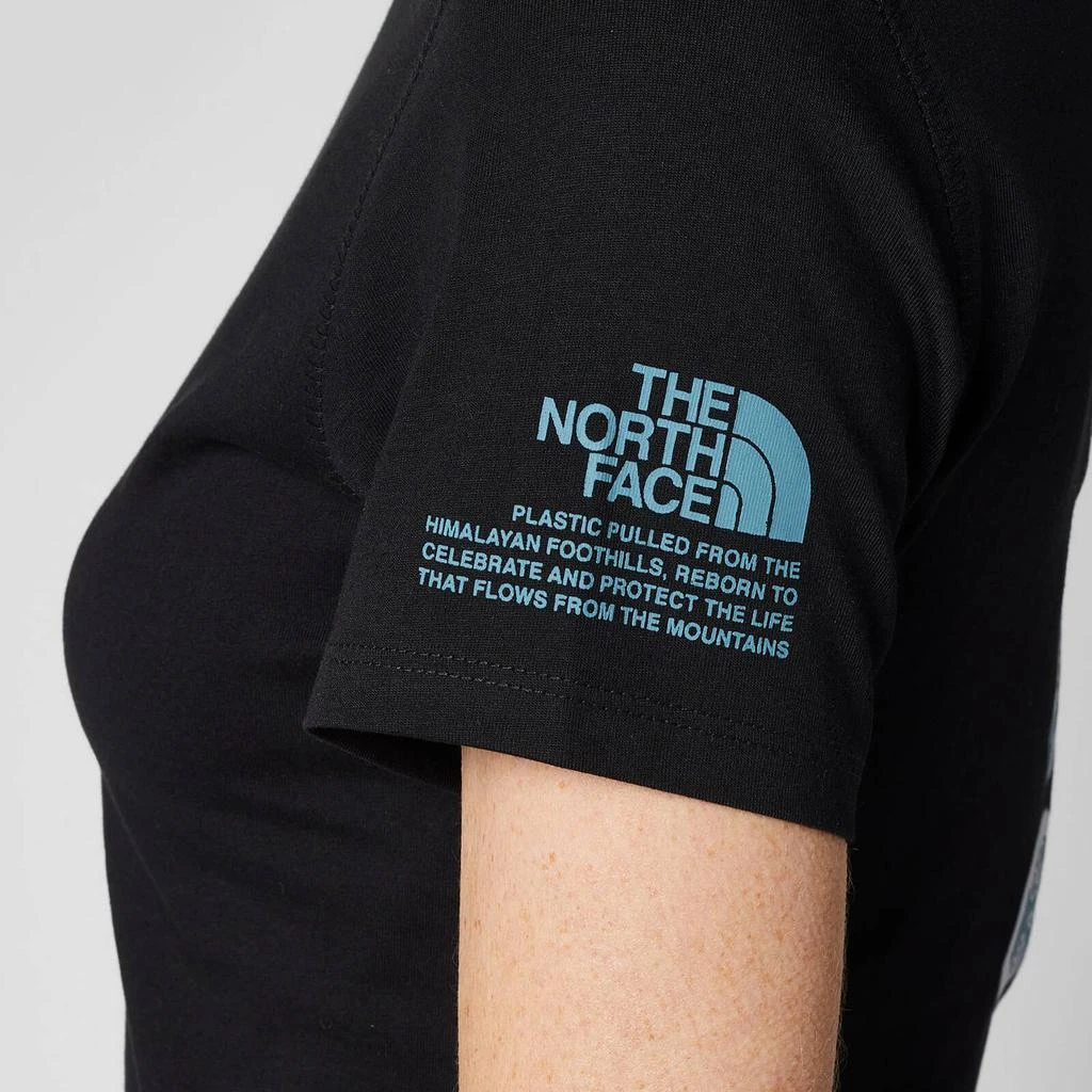 商品The North Face|The North Face Women's S/S Himalayan Bottle Source T-Shirt - Black,价格¥108,第3张图片详细描述