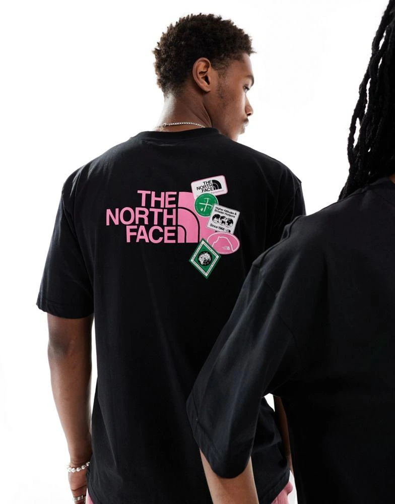 商品The North Face|The North Face Expedition Stickers backprint oversized t-shirt in black exclusive to ASOS,价格¥286,第1张图片