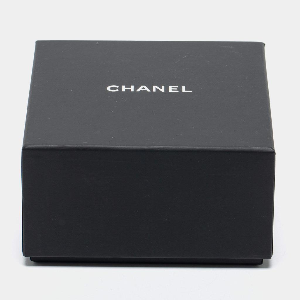 Chanel Hammered Silver Tone Enamel CC Cuff Bracelet商品第6张图片规格展示