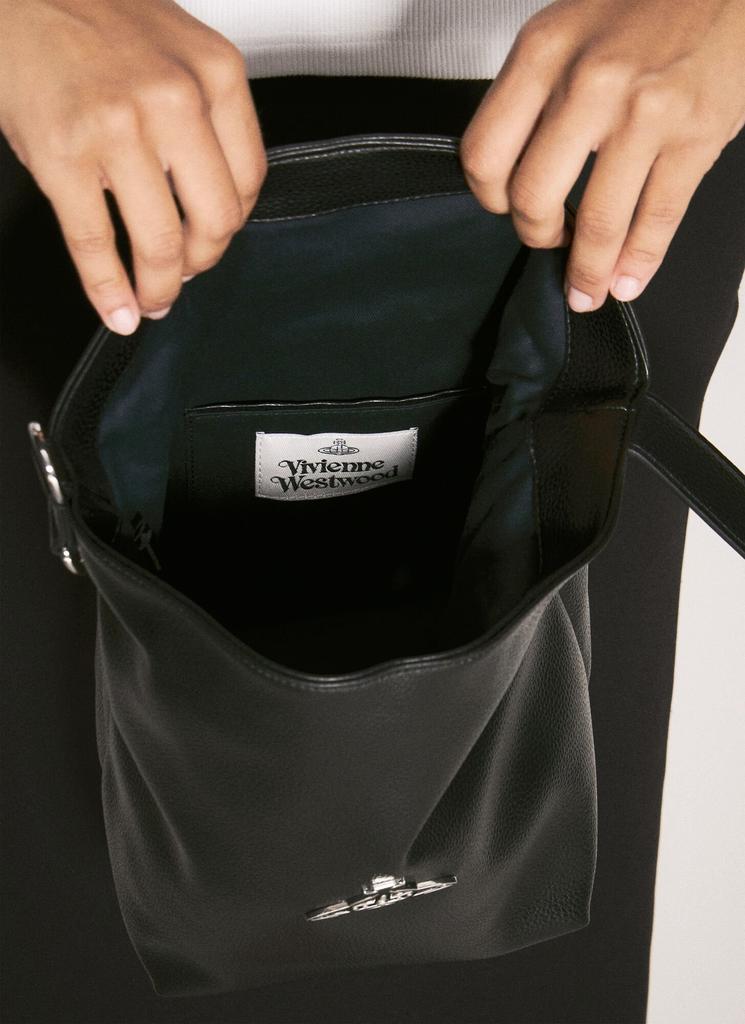 【送料&関税込】Vivienne Westwood Logo Bucket Bag ☆送料・関税込☆Vivienne Westwood☆SMALL BUCKET BAG☆バッグ